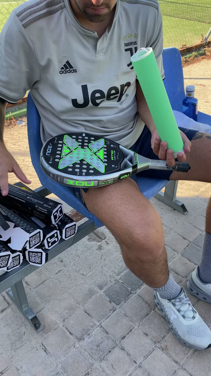 Helix Pro Grip montado en pala de padel